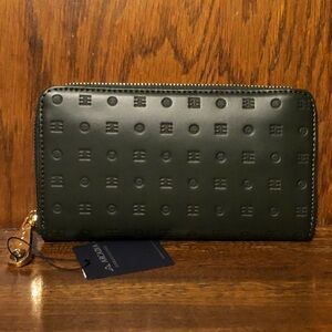 NWT-Arcadia-Zip Around Wallet-Embossed Logo-Italian Leather-Forest-Matte Finish